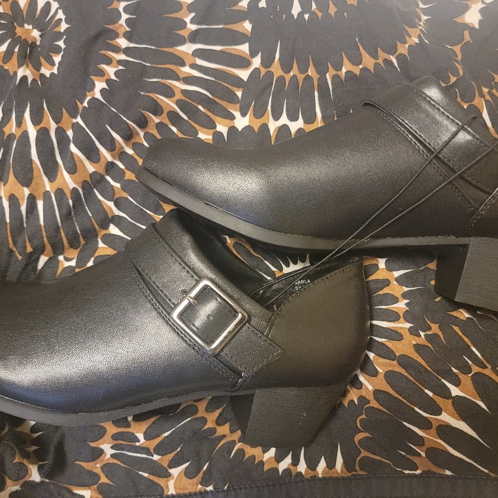 Black dressy shoes